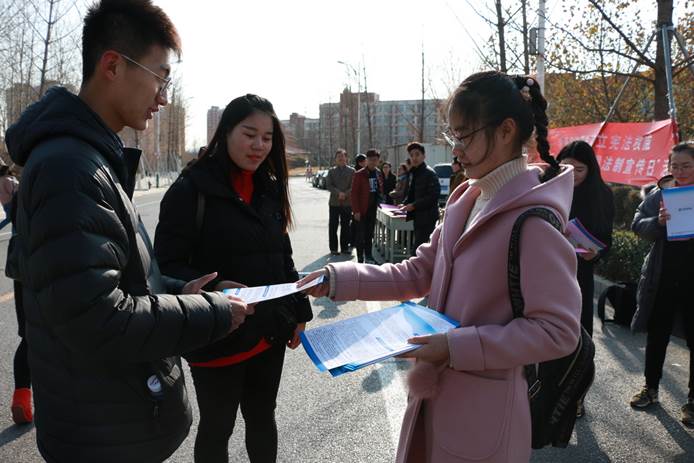 http://www.qlnu.edu.cn/__local/3/B8/1A/92A2CB0C533ABF6C0A3E3EA5B40_426EF386_79F1A.jpg