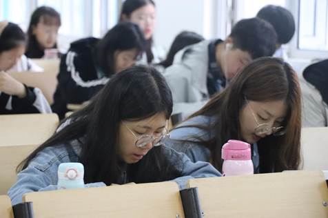 http://www.qlnu.edu.cn/__local/2/63/0E/661D410EB4672716884EAC7A8B4_9747A040_FC57.jpg